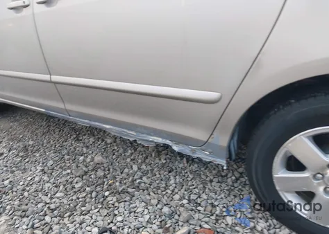 2010 Toyota Sienna Le z USA, uszkodzony, nr VIN 5TDKK4CC2AS302601